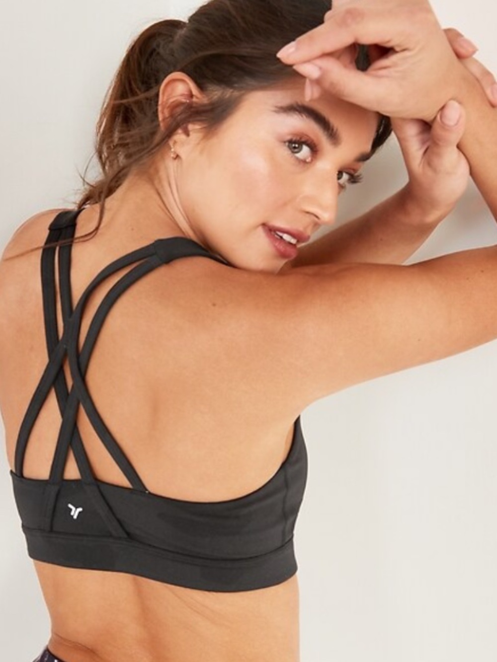 EUC Old Navy Women’s Power Press Medium Support Sports Bra in Black Size Small